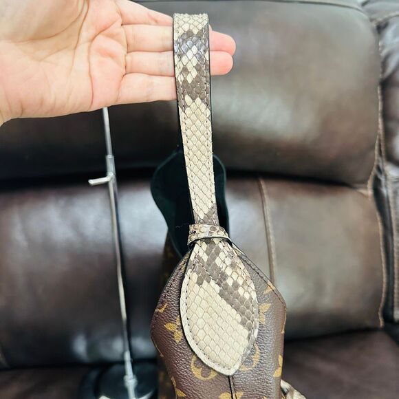 Louis Vuitton Flower Hobo Python strap - Picture 7 of 16